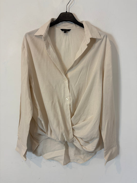 MASSIMO DUTTI. Camisa beige nudo