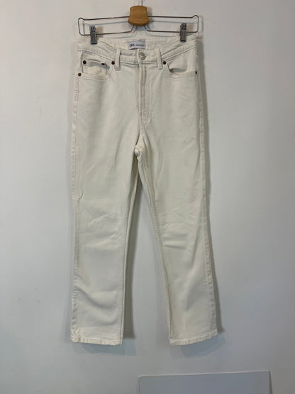 ZARA. Pantalón recto blanco  T.38