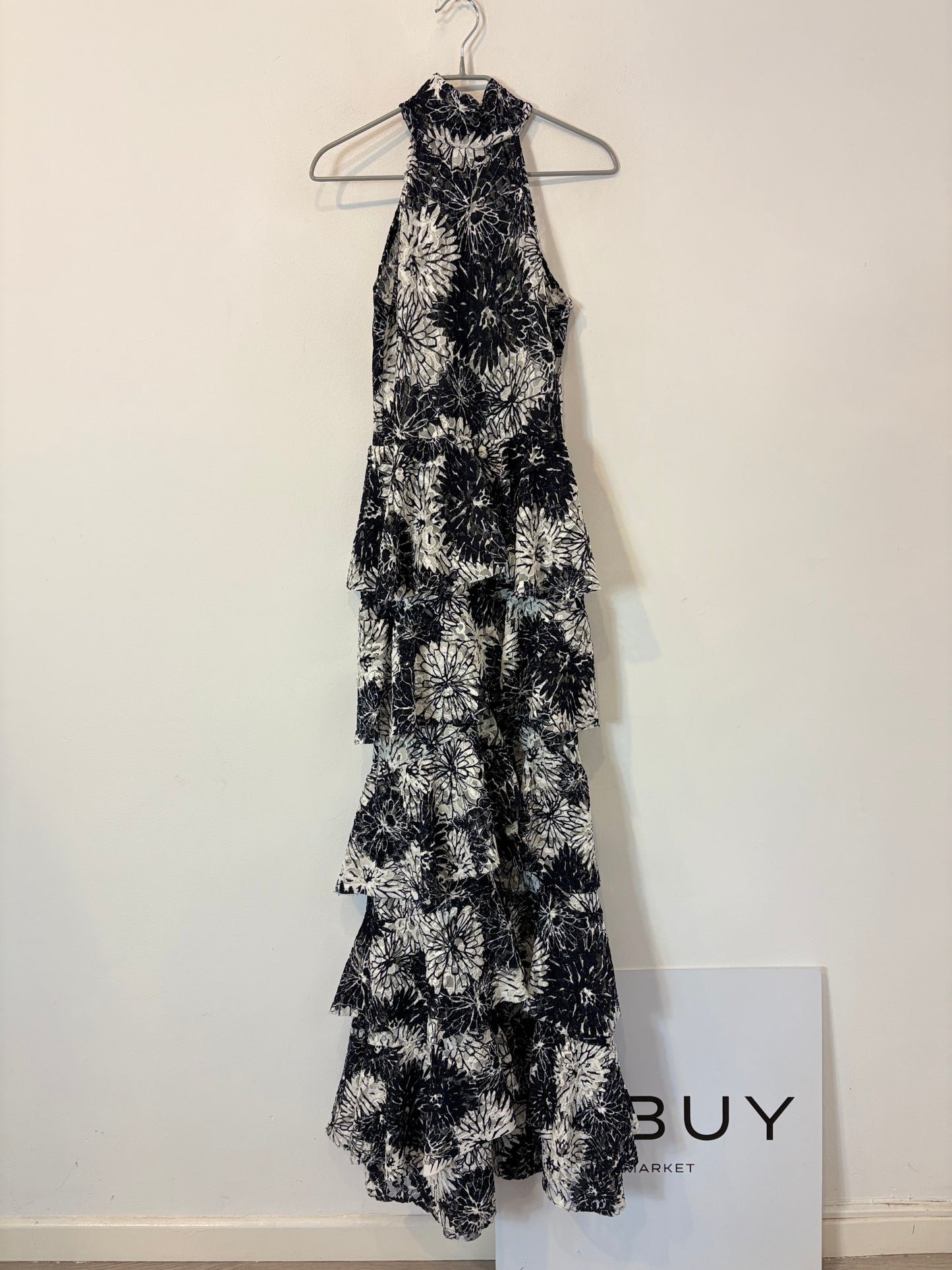 FRANCISCO ARCE. Vestido largo estampado floral y escote halter