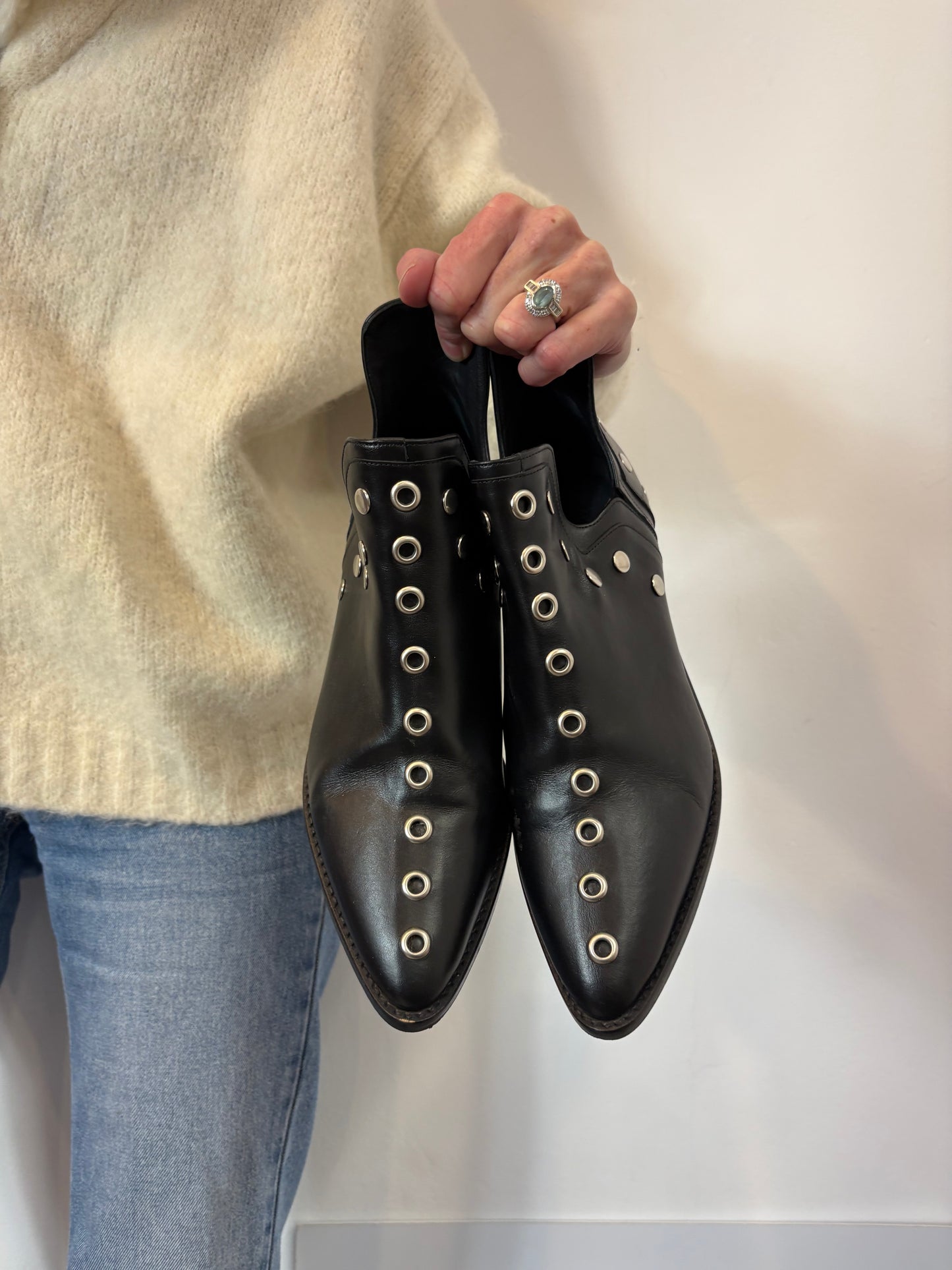 MICUIR. Punky boots negras tachas