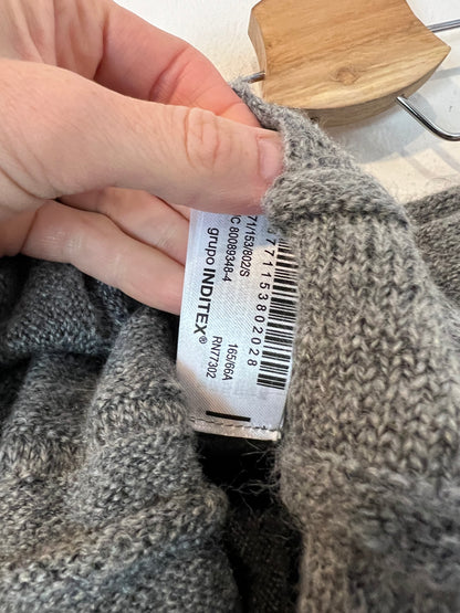 ZARA. Falda gris punto plisada