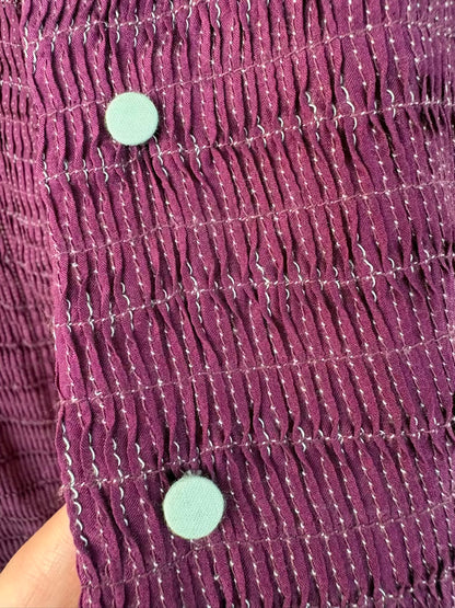 SHADES OF INDIA. Chaqueta berenjena bordada a mano