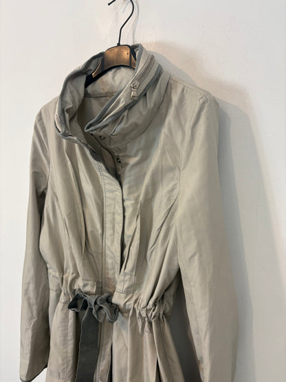 BRUNELLO CUCINELLI. Gabardina beige capucha .