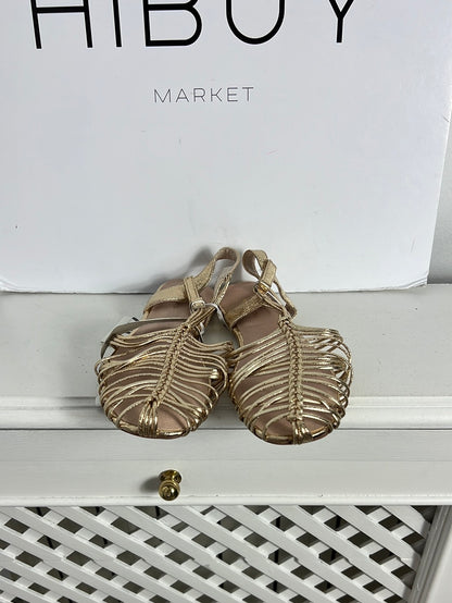 ZARA. Sandalia estilo cangrejera T.34