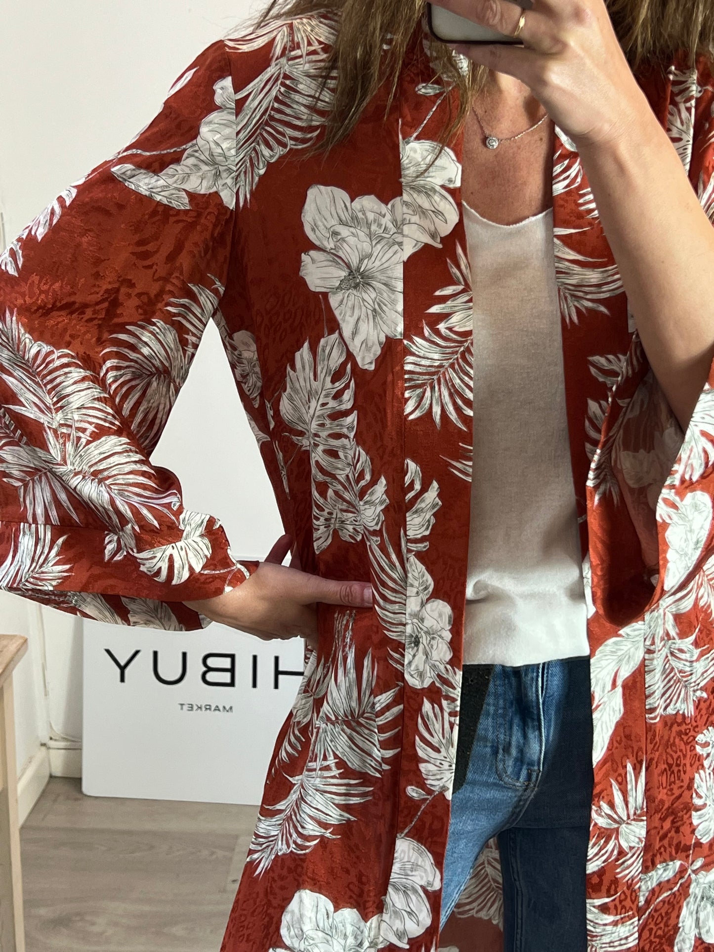 WHITE&amp;ONE. Tile flower kimono Tu(M)