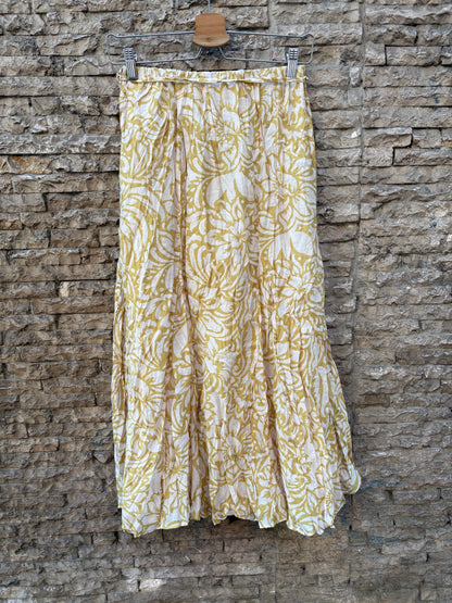 ZARA. Mustard printed skirt T.xs
