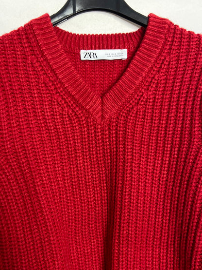 ZARA. Jersey rojo punto T.S