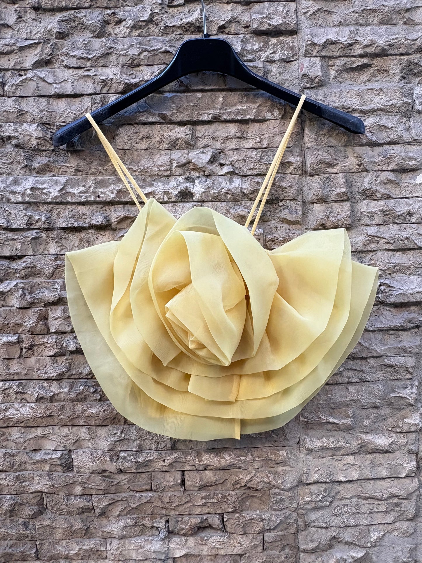 ZARA.  Crop top flor tono pastel. T M