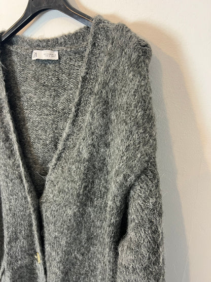 ZARA. Heather gray cardigan with pockets. TM