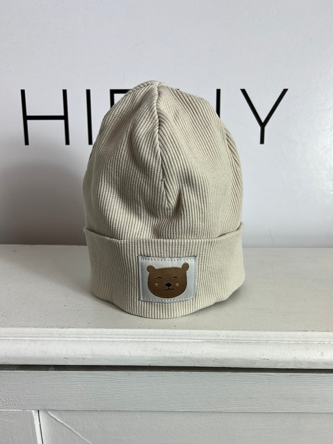OTHERS. Beige newborn hat. YOUR