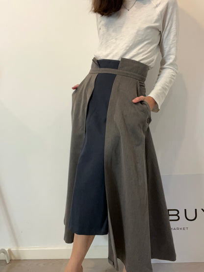 IQ COLLECTION. Falda midi bicolor bolsillos