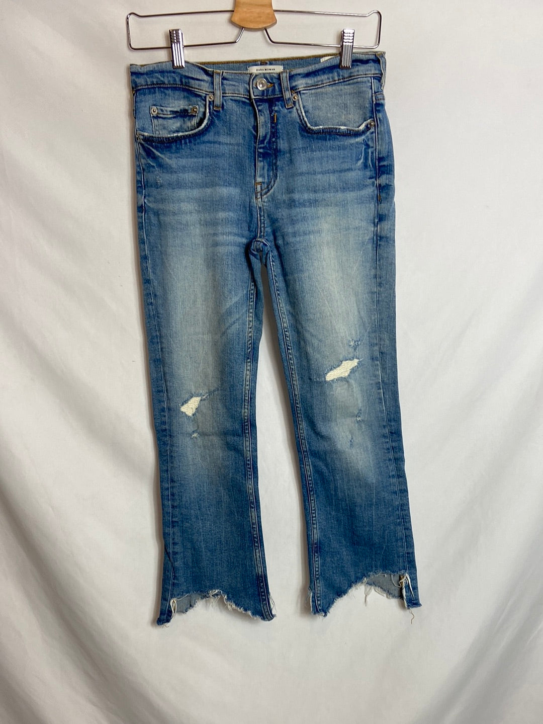 ZARA. Pantalón vaquero recto T.36