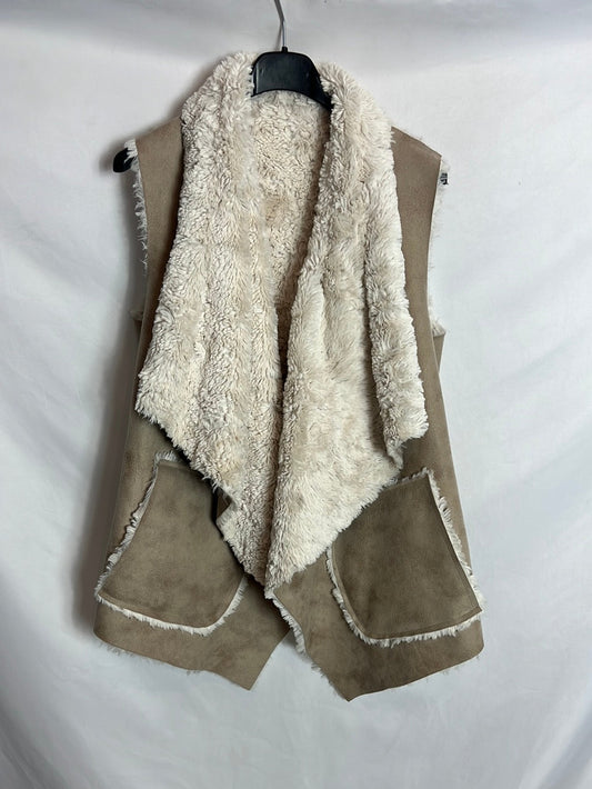 OTHERS. Beige fur vest. YOUR (S/M)