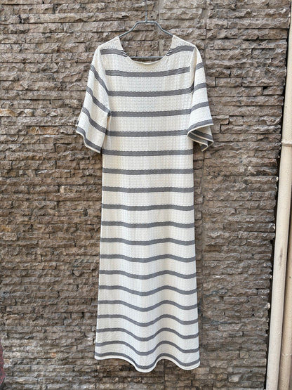ZARA. Vestido largo beige escote espalda