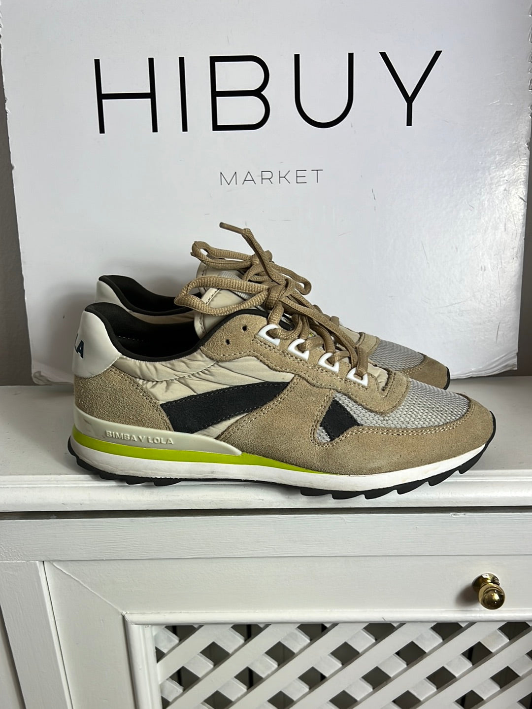 BIMBA Y LOLA. Zapatillas deportivas tonos beiges. T 40