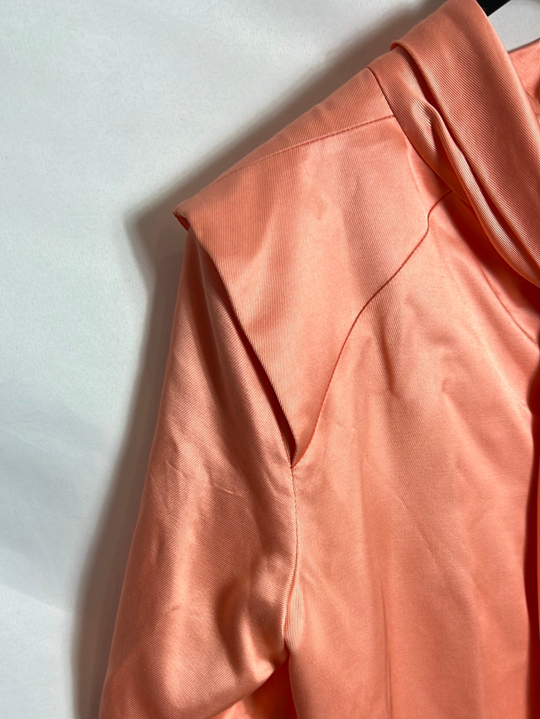 INÉS MARTIN ALCALDE. Salmon satin back top. TS