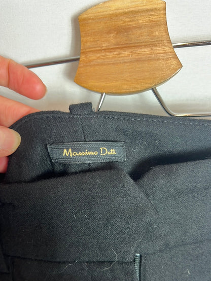 MASSIMO DUTTI. Pantalón negro pinzas textura. T 34