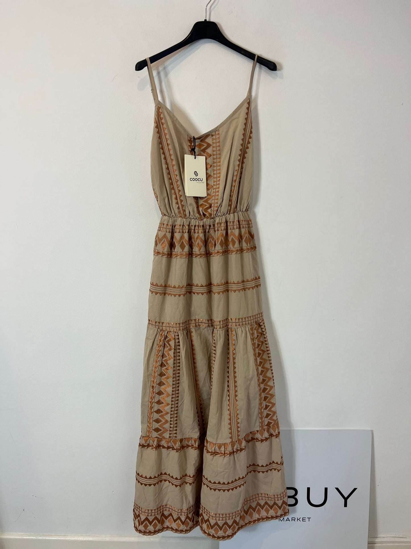 COOCU. Long beige embroidered dress. TS