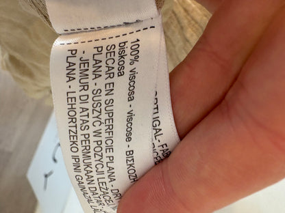 MASSIMO DUTTI. Beige knit dress. T.S.