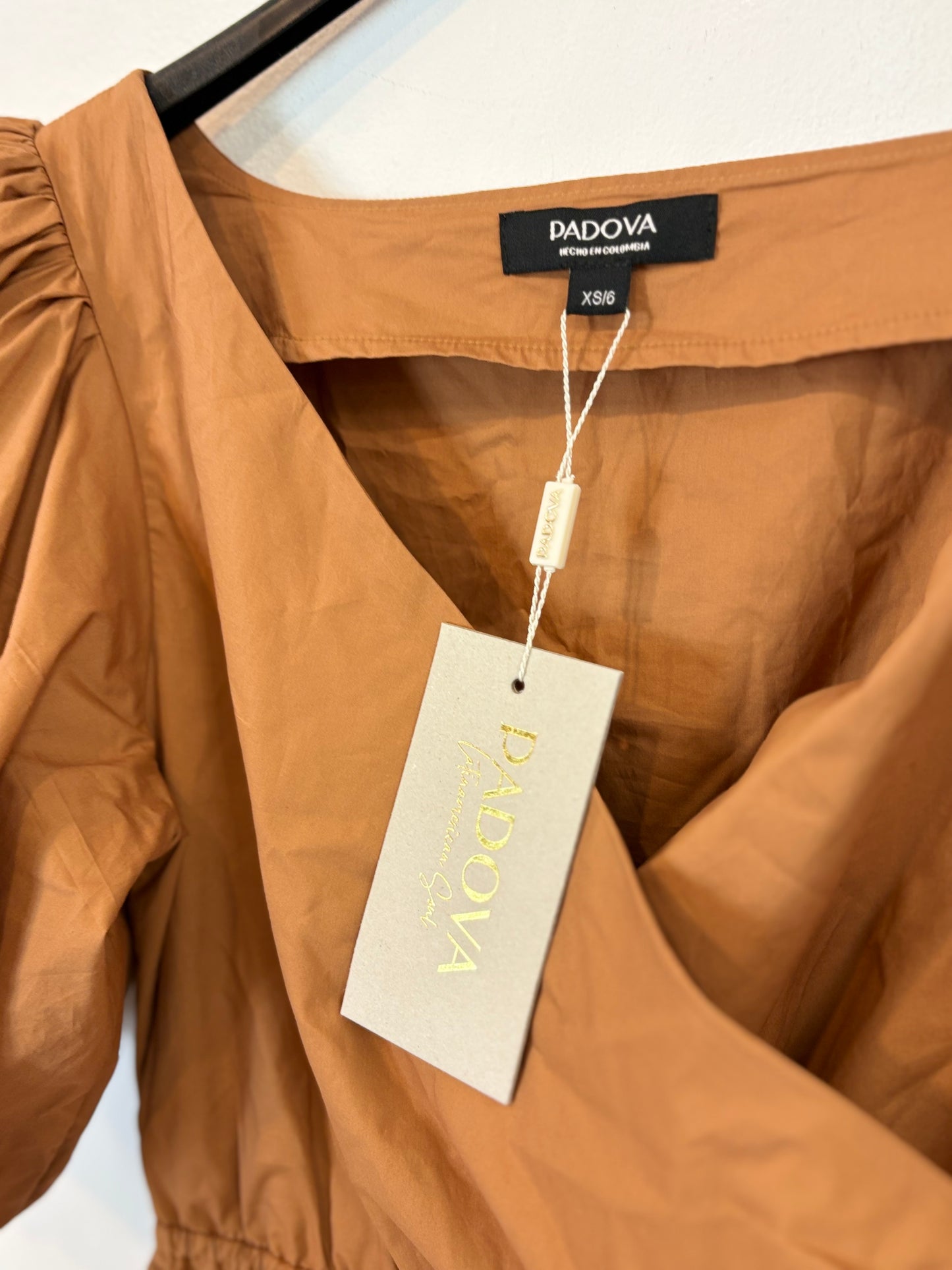 PADOVA. Camel wrap midi dress. XS