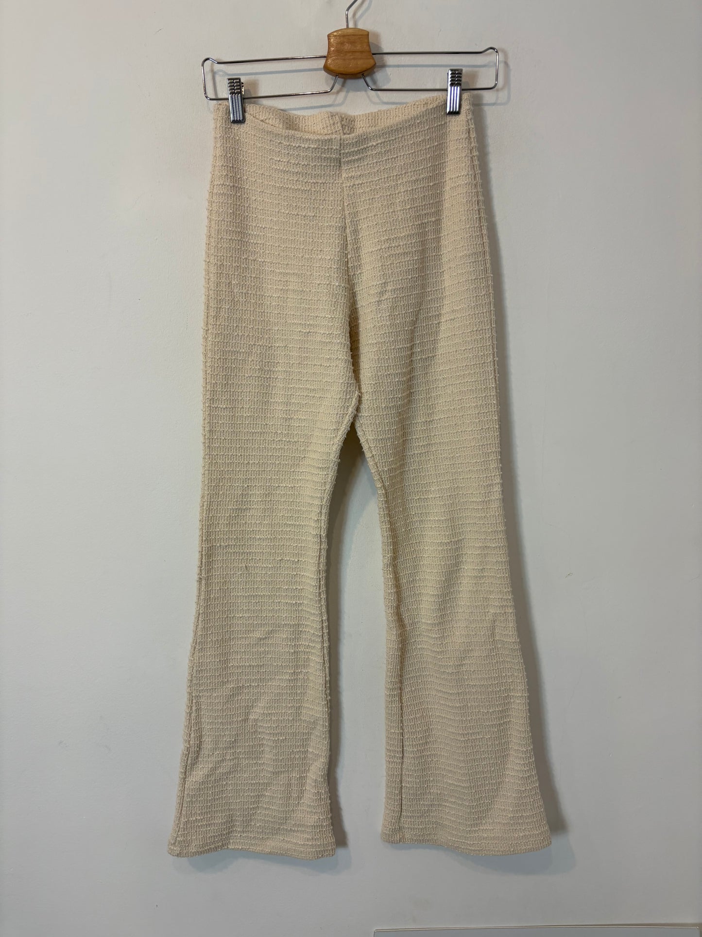 ZARA. Conjunto beige textura lazo