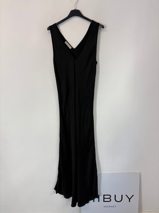 ALEXANDRA NEEL. Vestido largo negro con seda