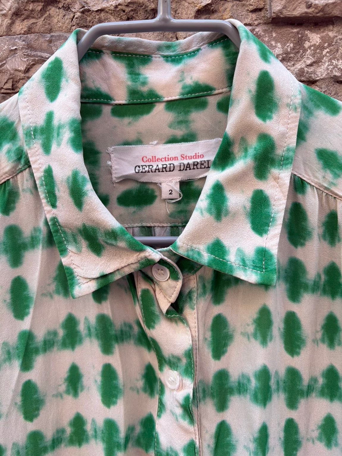 GERARD DAREL. Blusa fluida tonos verdes