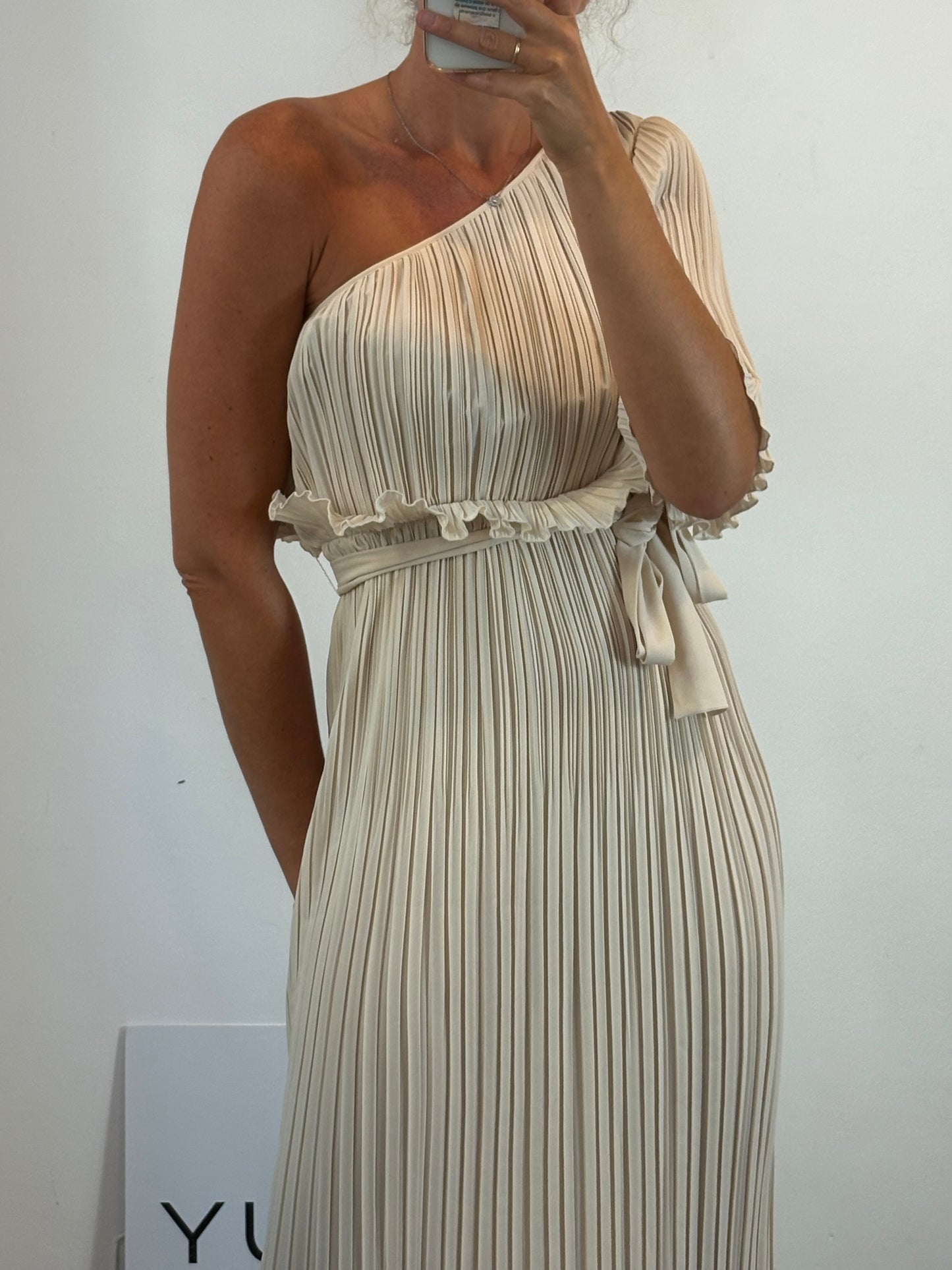 UTERQÜE. Vestido midi plisado. T S