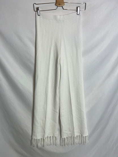 ZARA. Pantalón punto flecos T.s