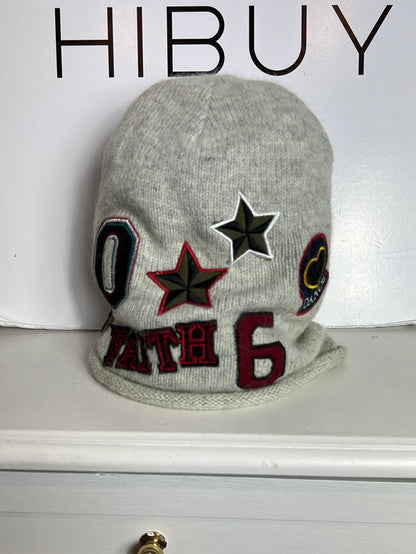 H&M. Gorro gris parches . TU