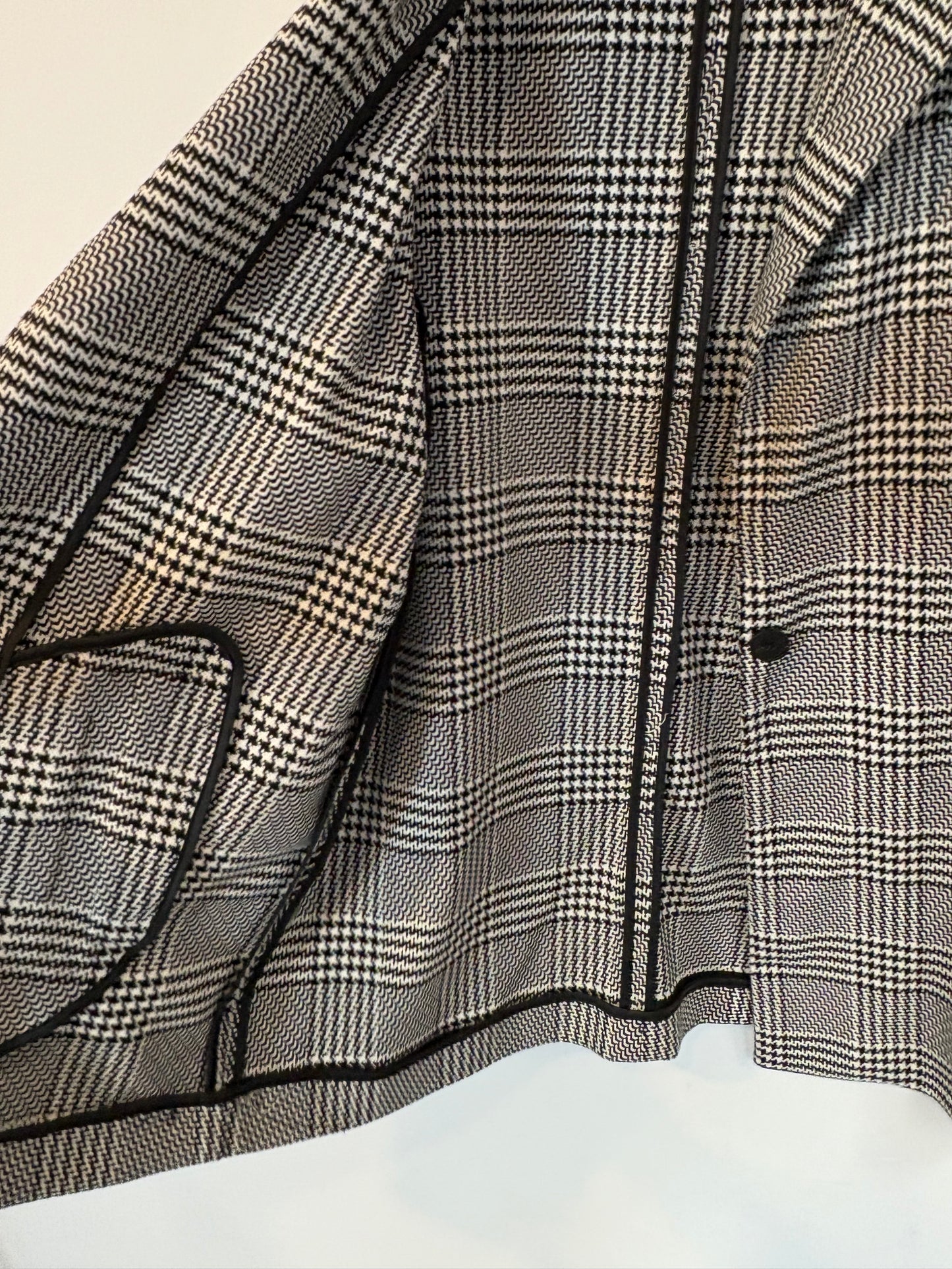 ZARA. Chaqueta larga pata de gallo