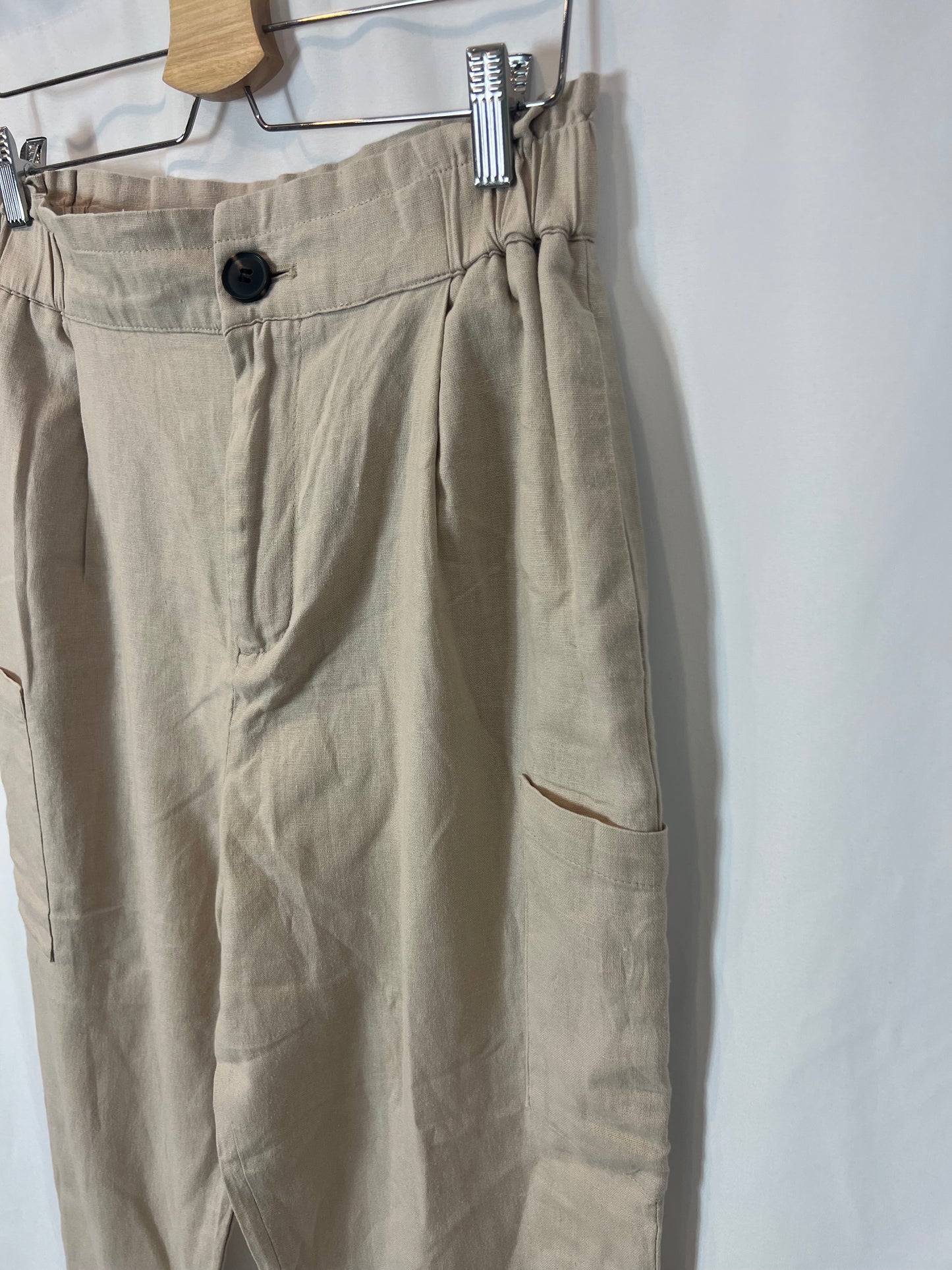 ZARA. Beige trousers with pockets. Size 34 (s)