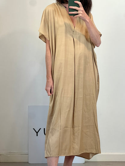 H&M. Vestido beige tostado satinado. T S