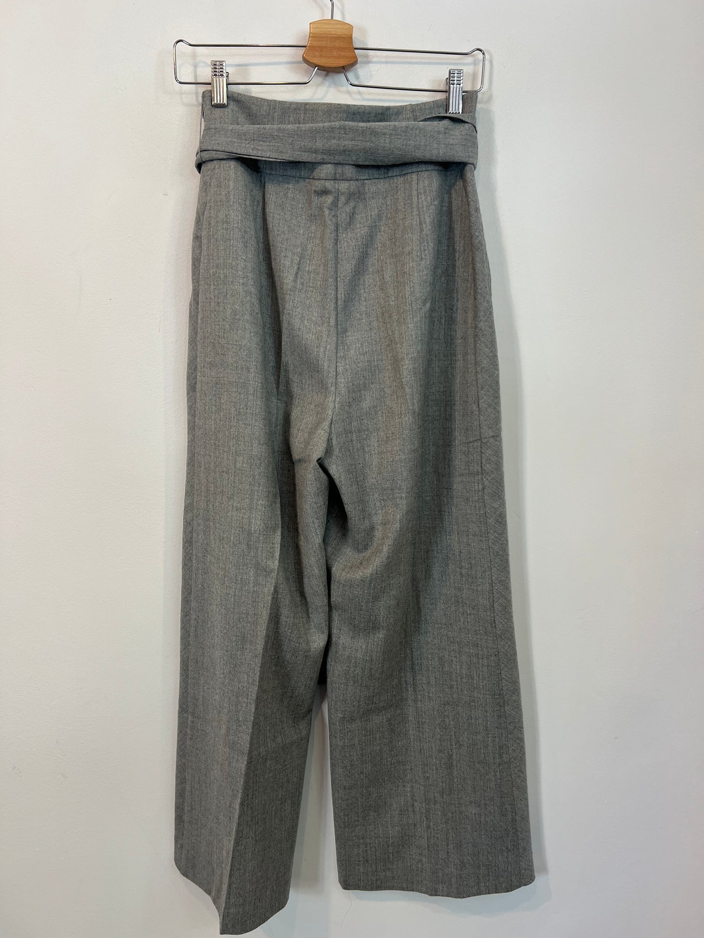 UTERQÜE. Grey bow tie trousers Tm