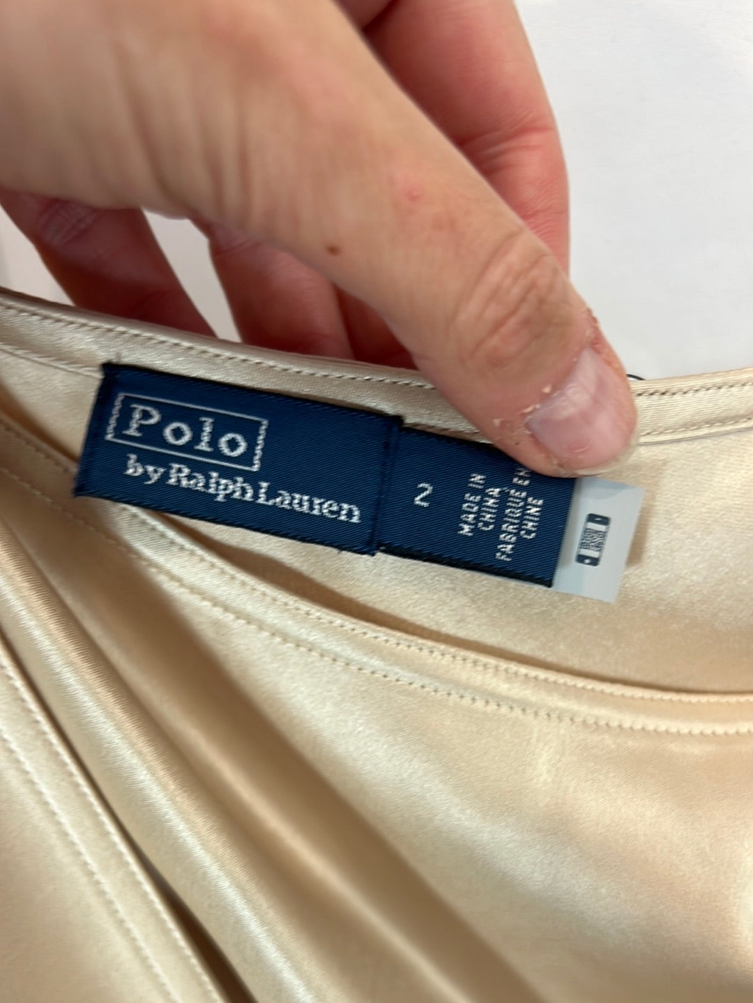 POLO RALPH LAUREN. Top beige satinado asimétrico. T 2 (M)