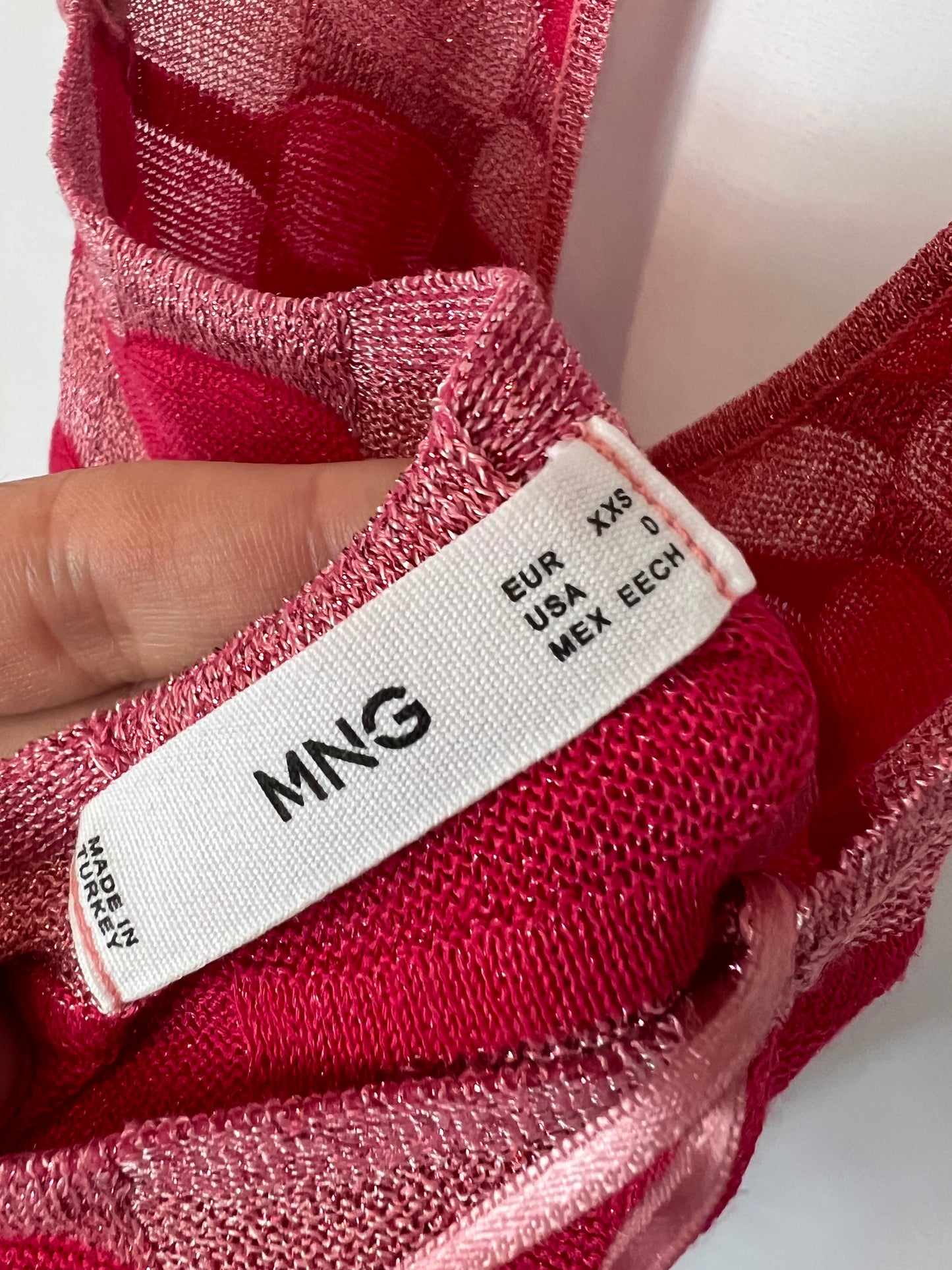 MANGO. Short pink dress with shiny threads. Size XXS