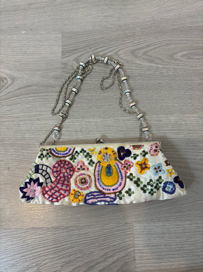 OTRAS. Bolso de mano abalorios colores