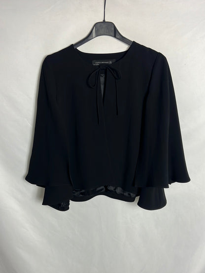 ZARA. Capa corta negra . T S