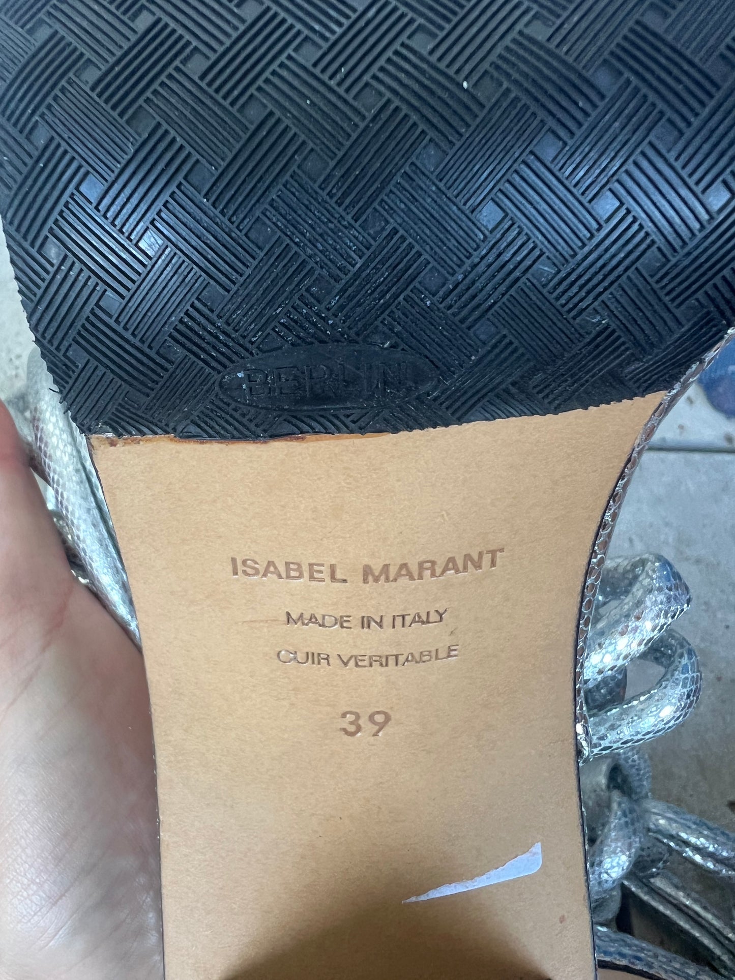 ISABEL MARANT. Sandalia plateada tiras T 39