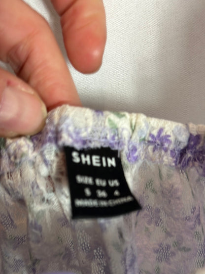 SHEIN. Floral Lace Mini Crop Top. TS