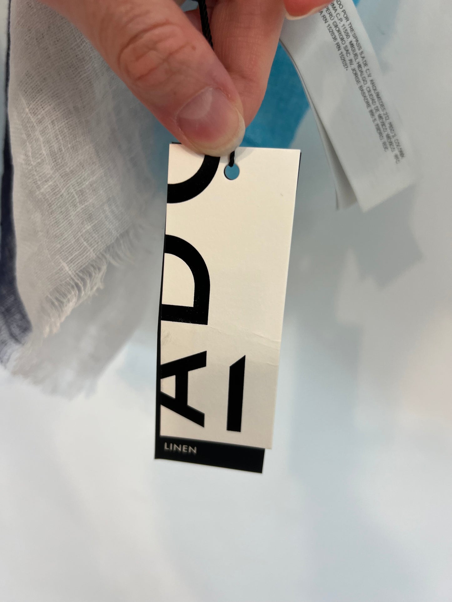 ADOLFO DOMINGUEZ. Two-tone linen scarf