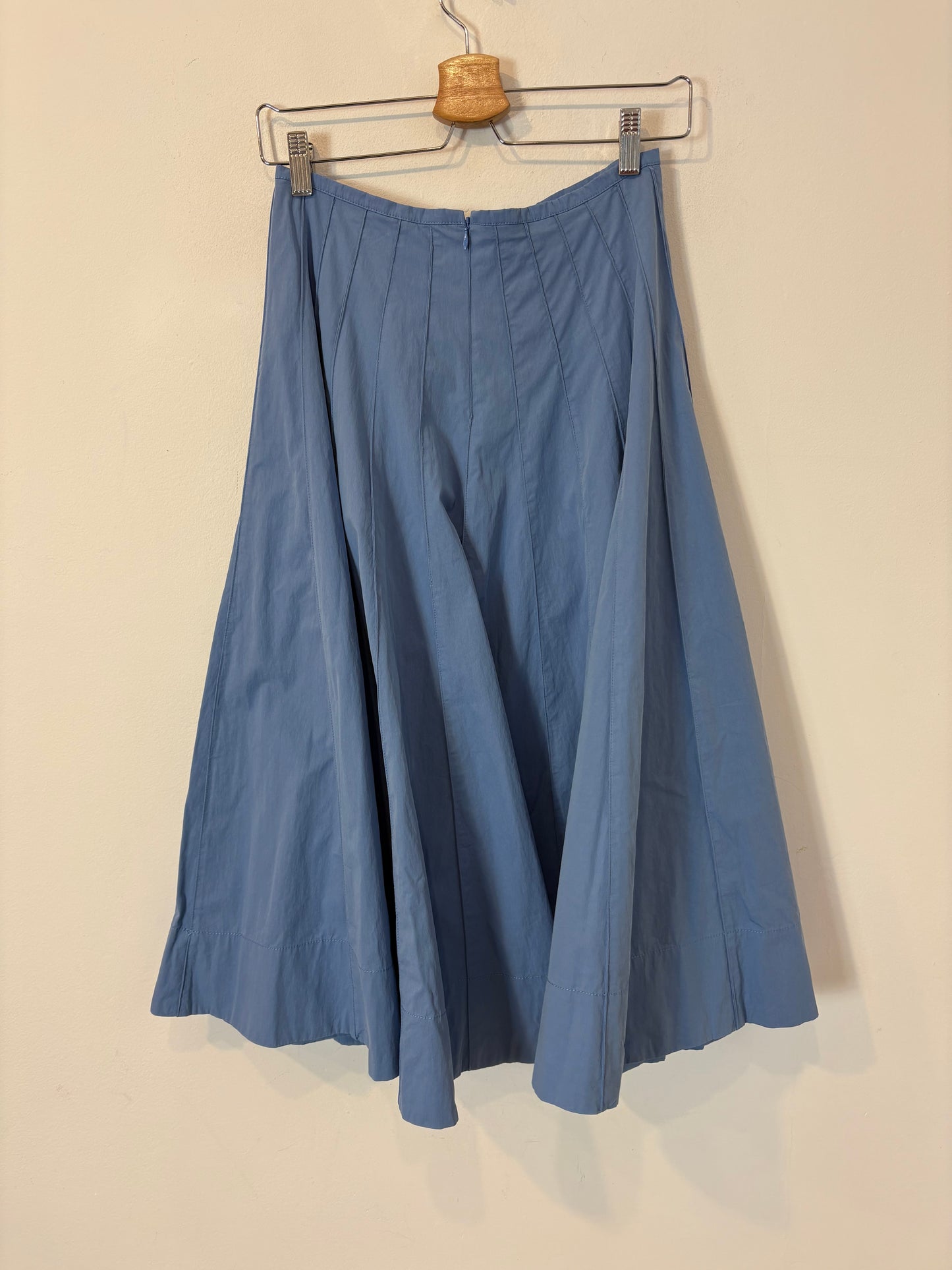 ZARA. Falda midi azul costuras