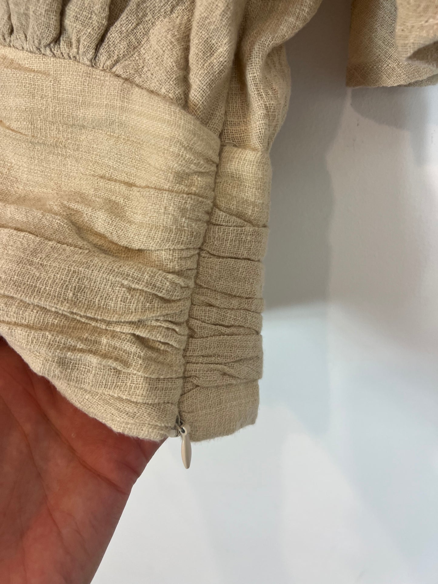 ZARA. Top beige textura T.xs