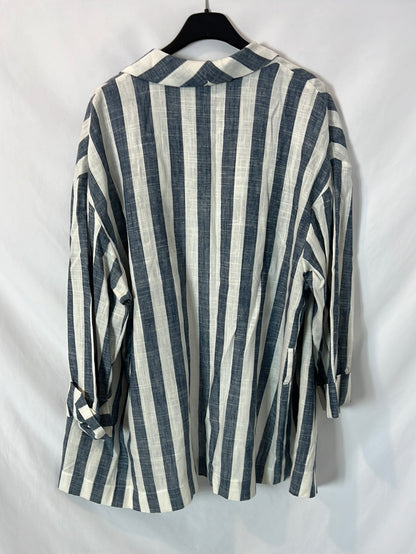 ATREZATÜRE. Blazer Lino rayas. T 40