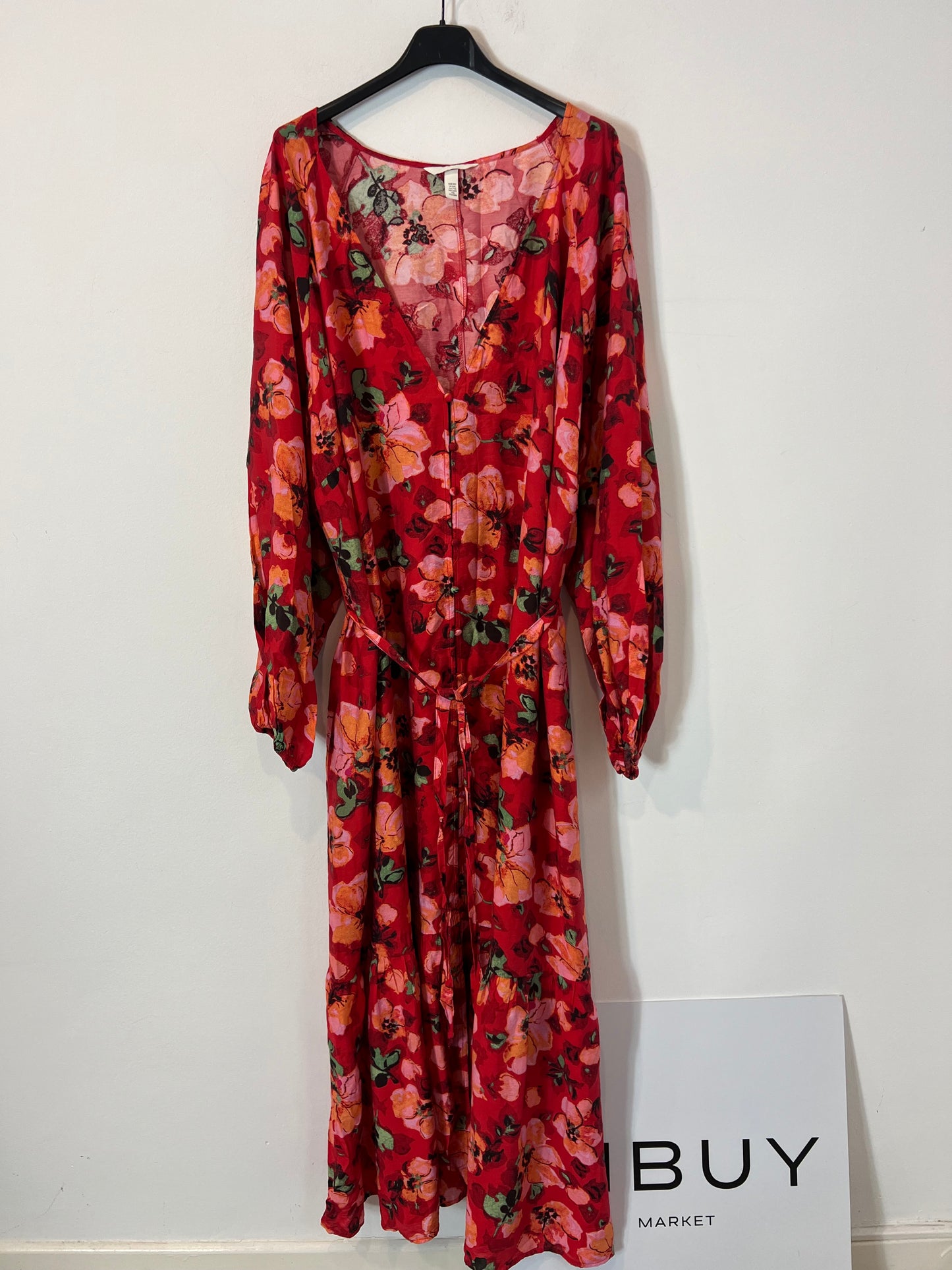 H&M. Vestido largo abotonado rojo flores T.xxl