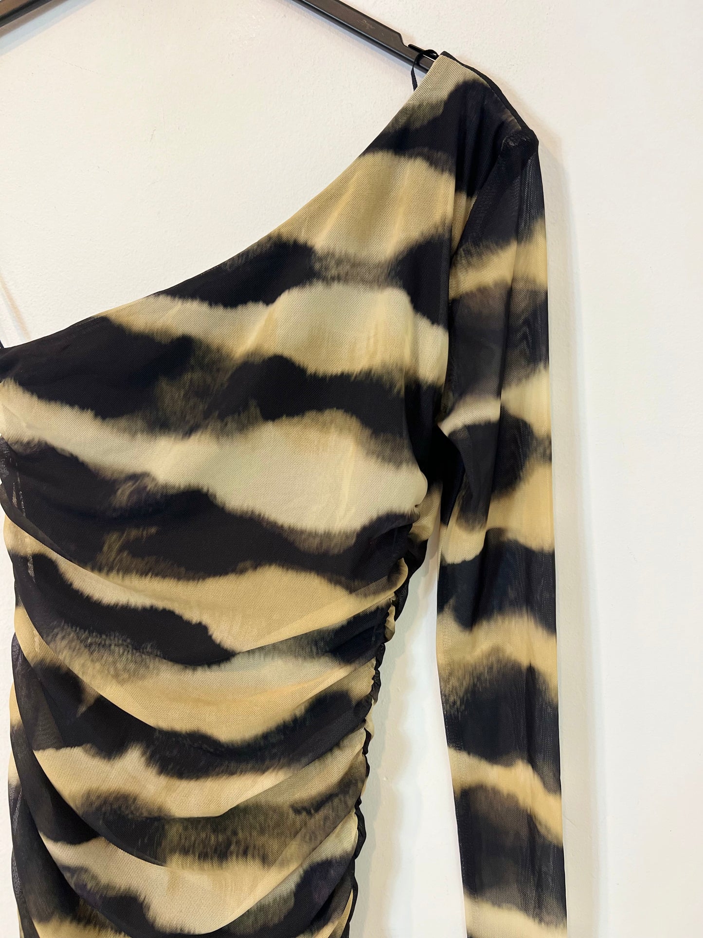 ZARA. Vestido largo asimétrico  T.s