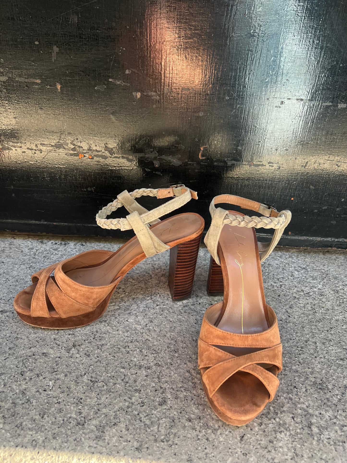 LOLA CRUZ. Sandalia piel bicolor T.39