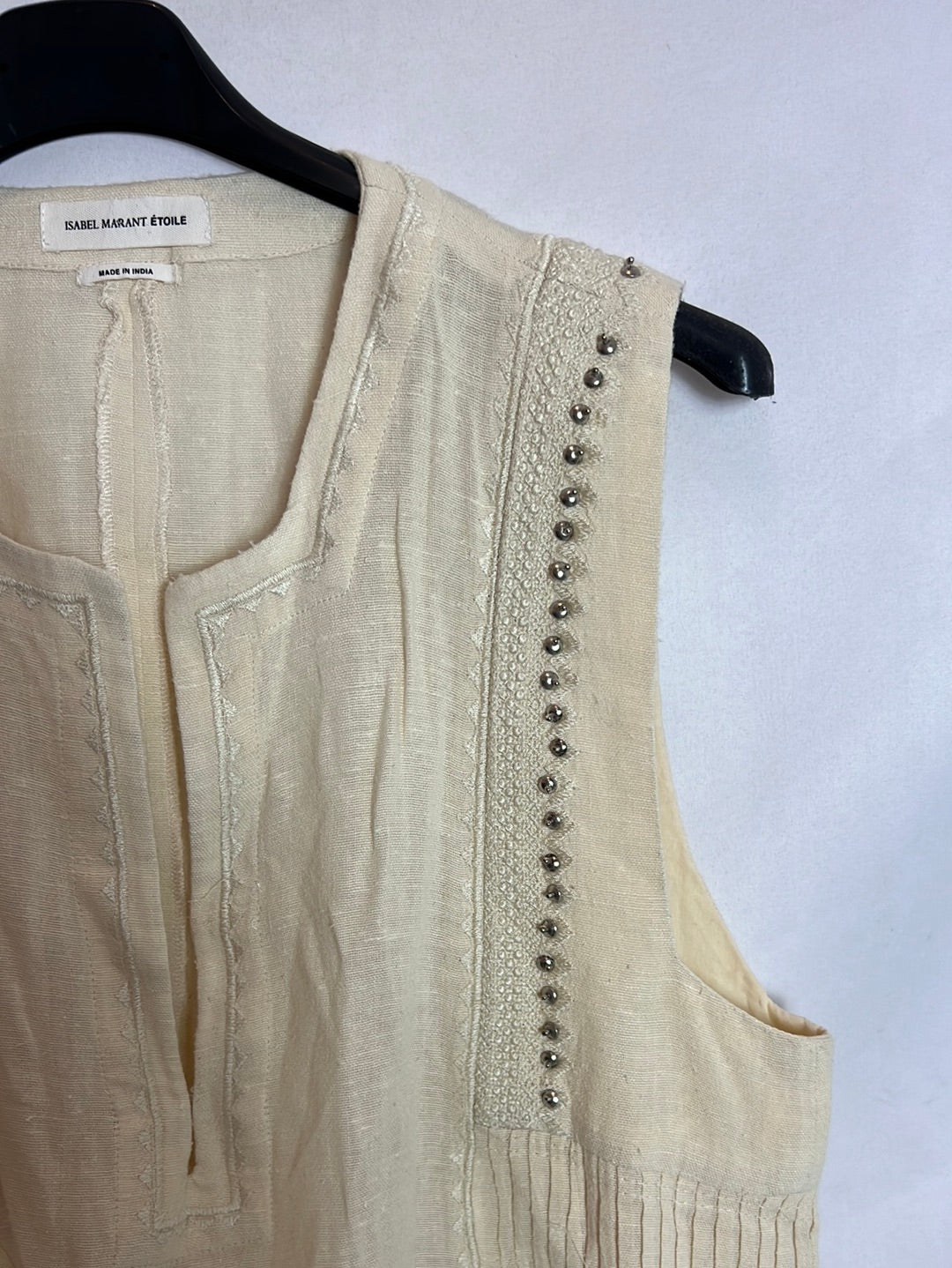 ISABEL MARANT ÉTOILE . Total look beige bordados y tachuelas. T 38/40