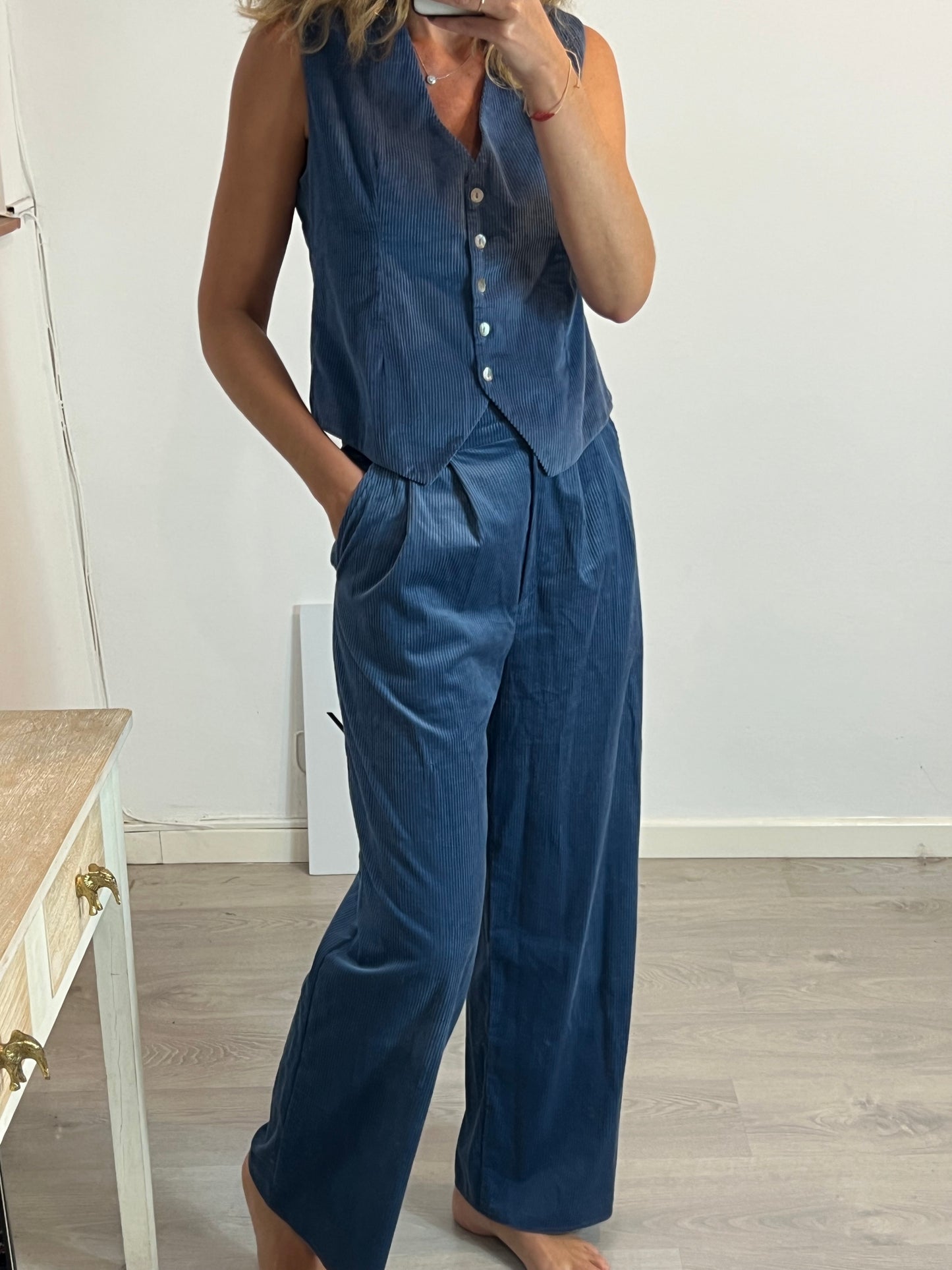 POPPELIN. Total look chaleco y pantalón pana T.m/l