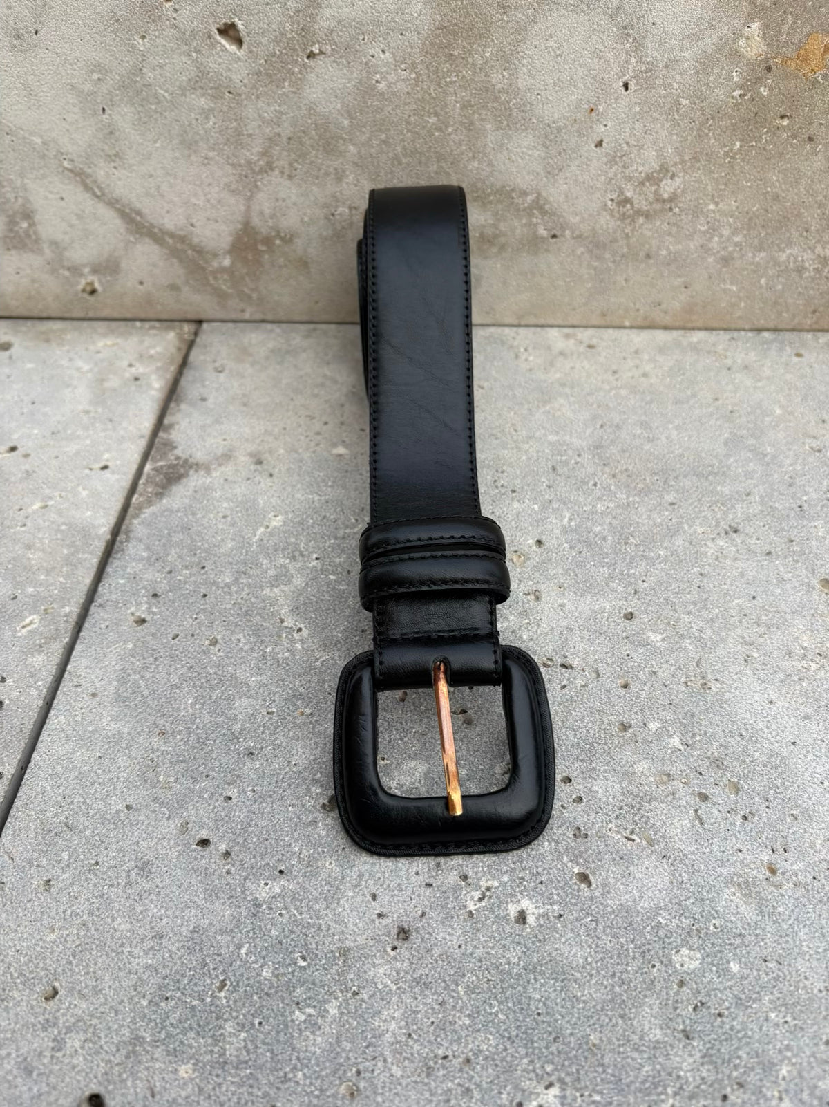 ZARA. Cinturón piel negro